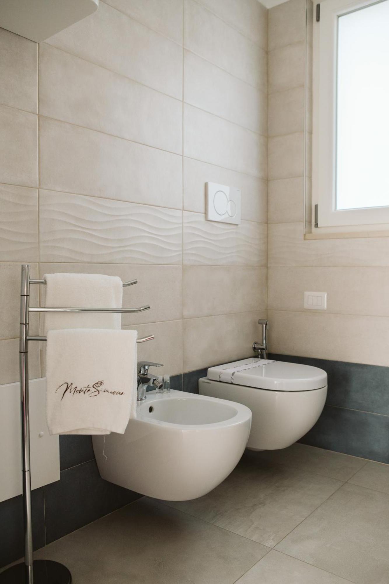 Monte Simeone Bed & Breakfast โปลีญาโนอามาเร ภายนอก รูปภาพ